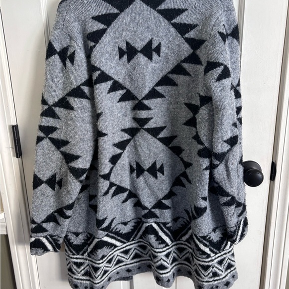 Frye Black and Gray Knit Cardigan Large - Picture 3 of 3